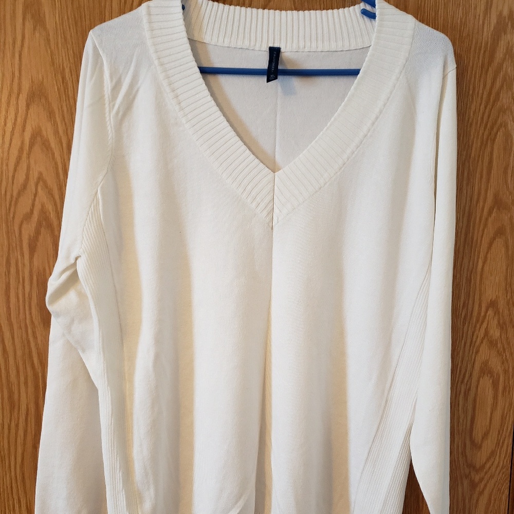 Women's sweater